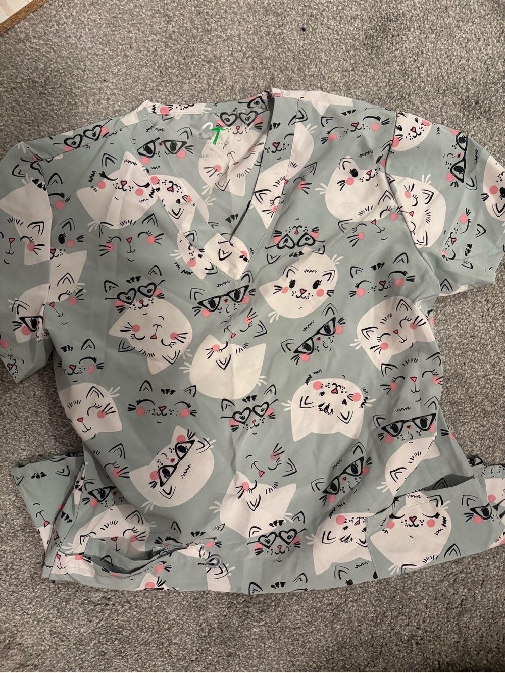 Scrubs Cat Top in Medium